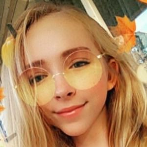 Meet your Posher, Caitlin